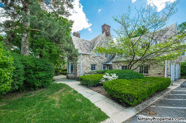 Building Photo - 100 N Patterson St