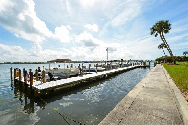 Building Photo - 3804 Gulf of Mexico Dr