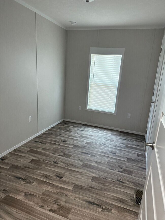 Building Photo - BRAND NEW-3 Bedroom / 2 Bath-MOVE-IN SPECI...