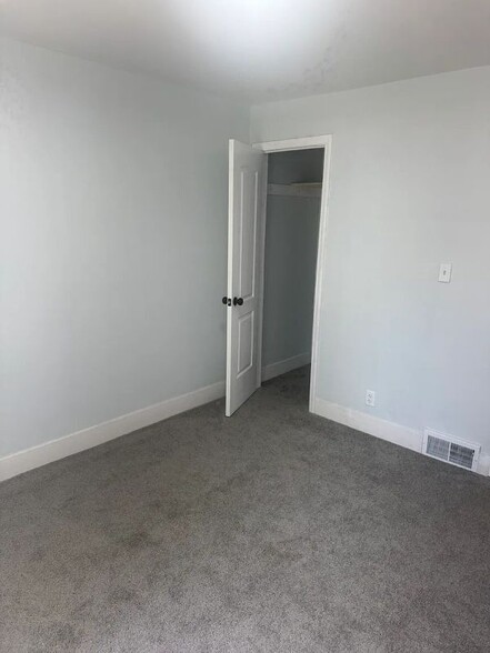 Building Photo - 7843 Emery Cir