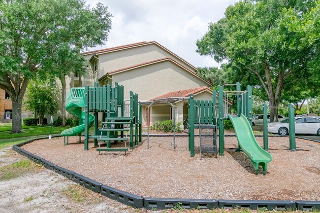 Building Photo - Charming 2bed / 2bath Condo for Rent at Bl...