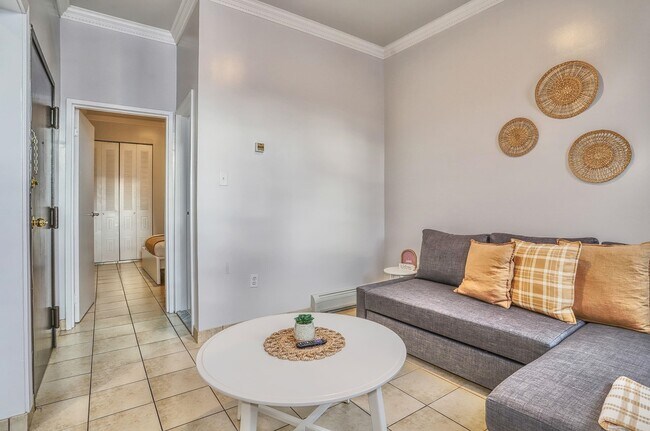 Building Photo - 208 48th St