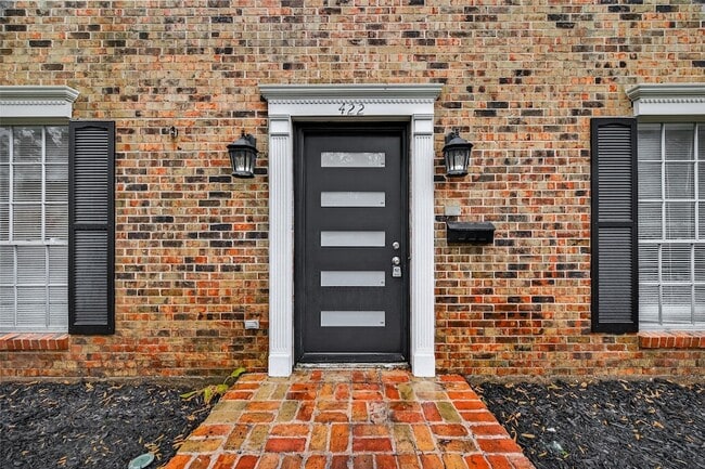 Building Photo - 422 Willow Vista Dr