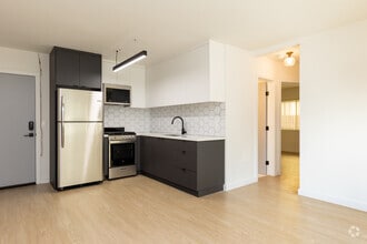 Interior Photo - 1811 Tamarind Apartments