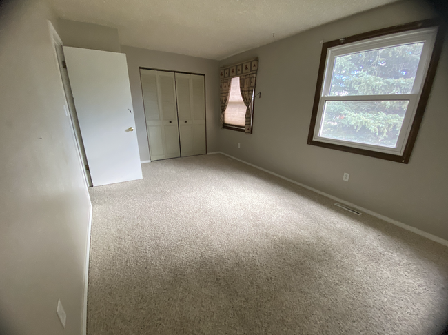 Building Photo - 104 Briarwood Ct