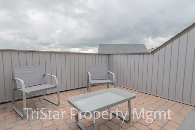 Building Photo - 6137 Ashmore Ln