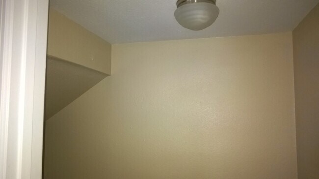 Building Photo - 3 bedroom 21/2 bath Townhome in Winter Garden