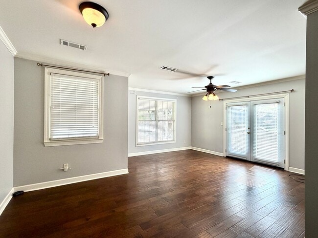 Building Photo - Sharon Hills Neighborhood