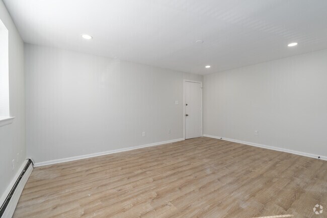 1BR, 1BA - 745SF Living Room - Boyertown Gardens - Ackerman