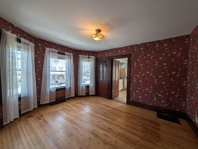 Building Photo - 204 Rockland St