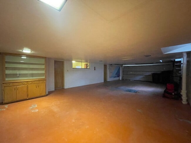 Building Photo - Gorgeous Mid-Century Modern Home Adjacent to BYU