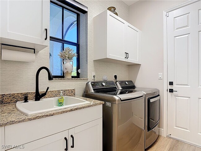 Building Photo - 5023 Salerno St