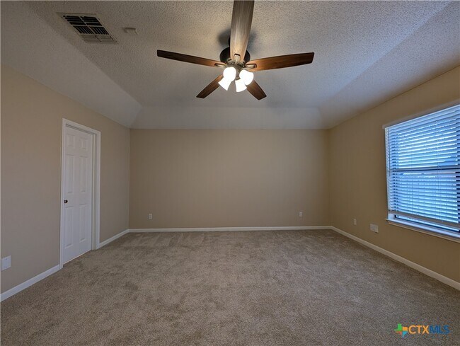 Building Photo - 1666 Lantana Cir