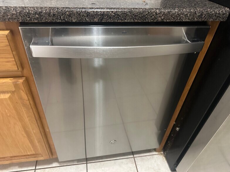 Building Photo - The Madison