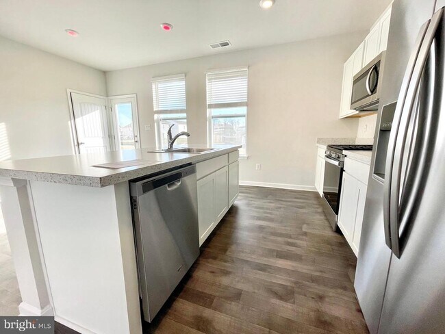 Building Photo - 28 Citrus Dr