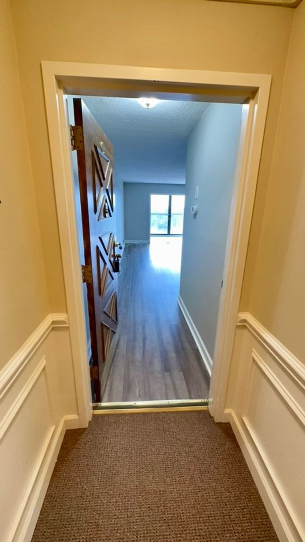 Building Photo - Newly Renovated Condo Located In Highly Desirable Area Of Forest Acres!