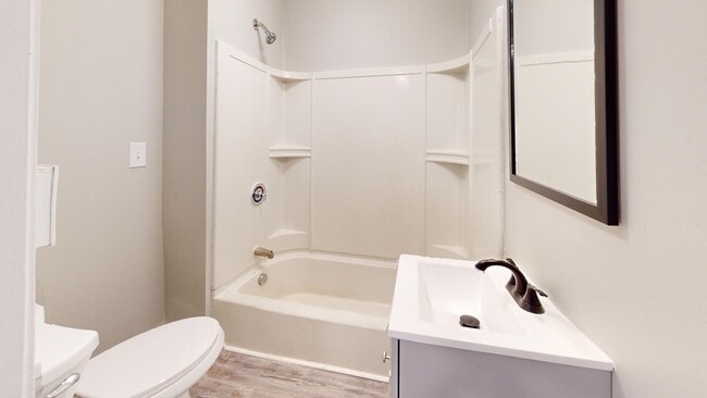 Building Photo - Clark / Fulton Area - 4 Bedroom Single Fam...