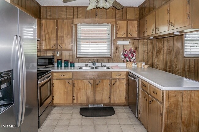 Building Photo - 3655 W Allens Bridge Rd