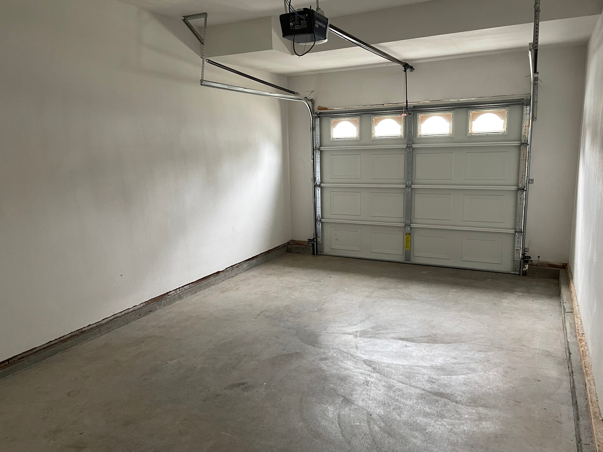 Building Photo - 1186 SW Lafayette Dr