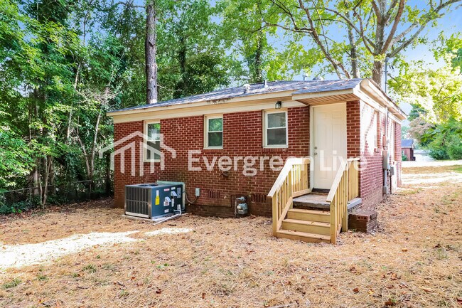 Building Photo - 1404 Hateras Ave