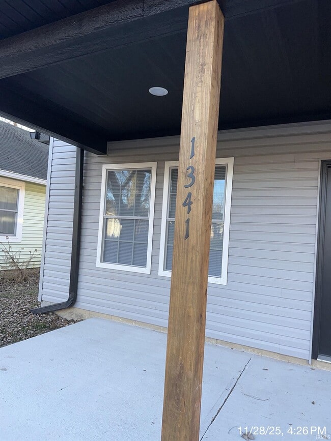 Building Photo - 1341 S Waugh St