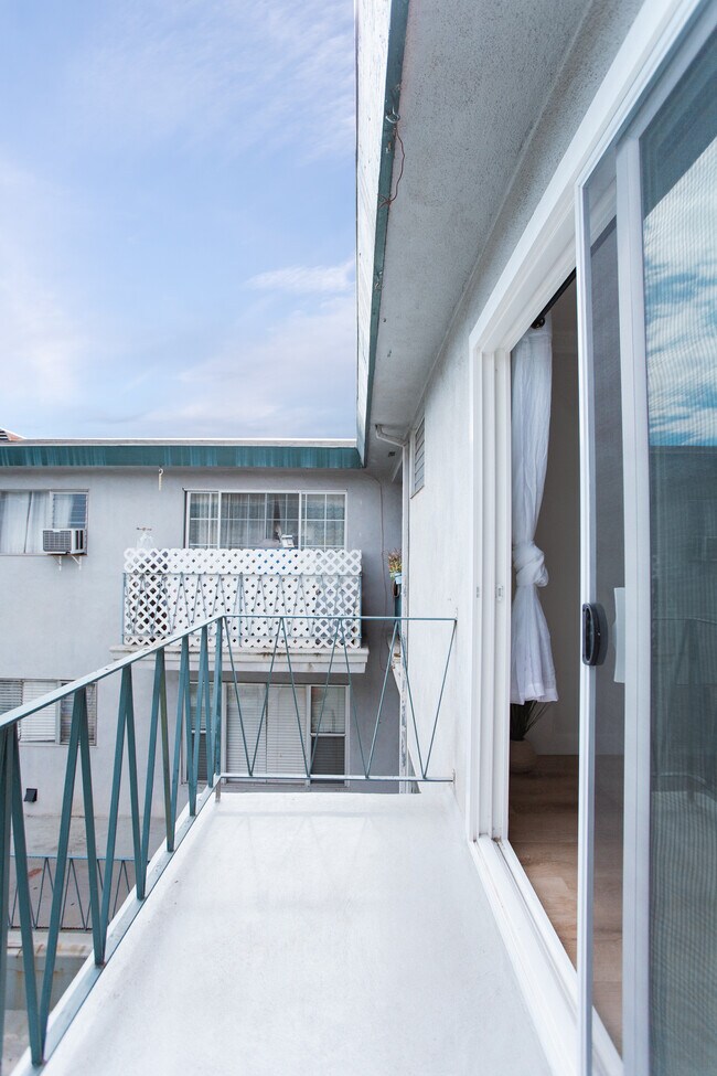 Building Photo - 1211 Detroit N St