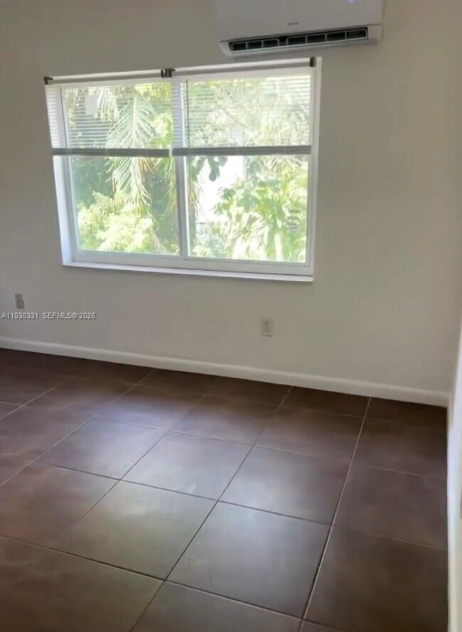 Building Photo - 520 NE 82nd Terrace