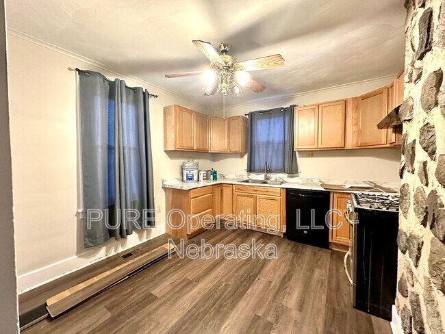 Building Photo - 4201 N 22nd St