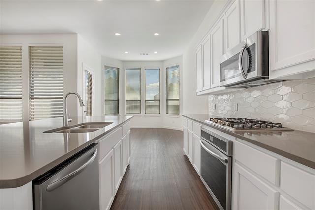 Building Photo - 2419 Doncaster Dr