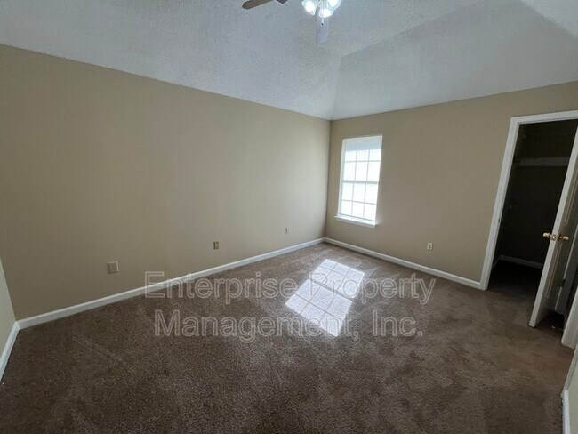 Building Photo - 3977 Angelace Cove