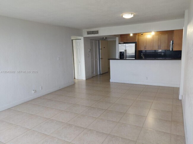 Building Photo - 9001 SW 77th Ave