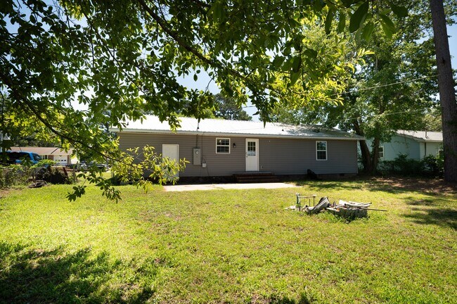 Building Photo - 218 Forestview Dr