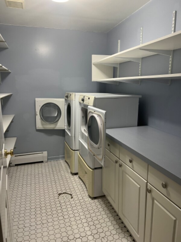 Building Photo - 8147 S Summit Dr