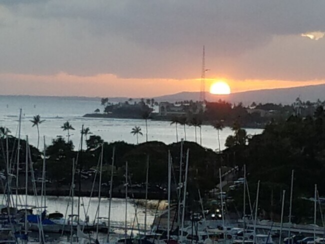Building Photo - 1700 Ala Moana Blvd