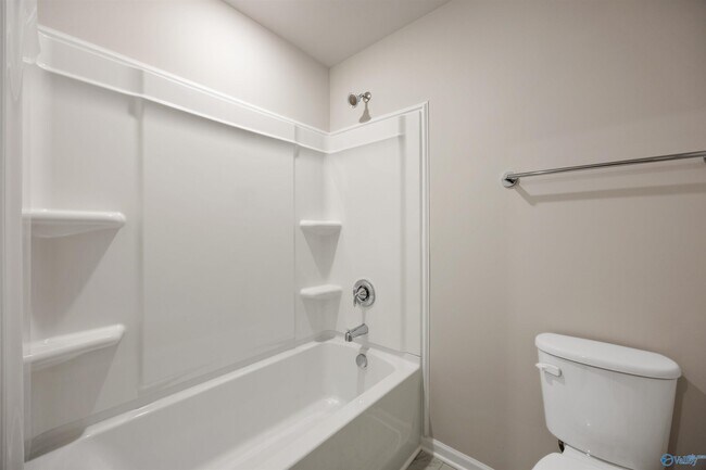 Building Photo - 4608 Hampton Glen Circle SE