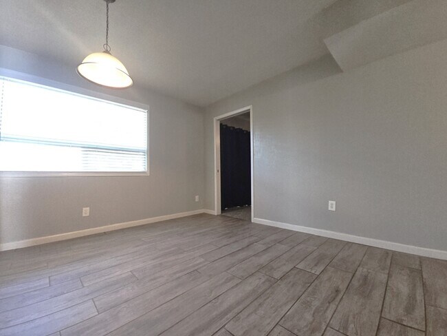 Building Photo - 3301 S Terrace Rd