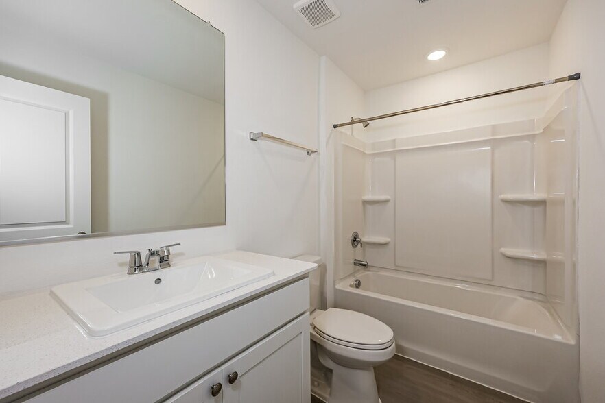 Building Photo - 122 Willow Wy