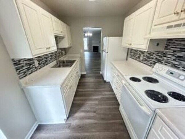 Building Photo - 220 Deer Hound Trail