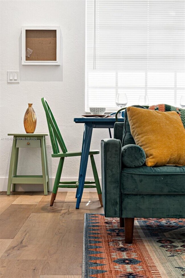 Building Photo - 811 Tequesta St