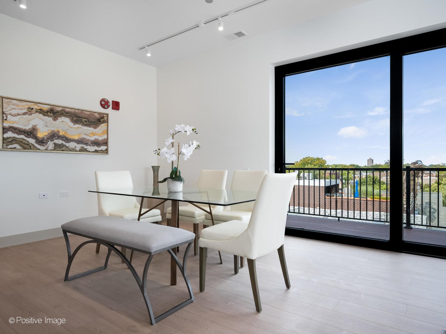 Building Photo - 3202 N Racine Ave