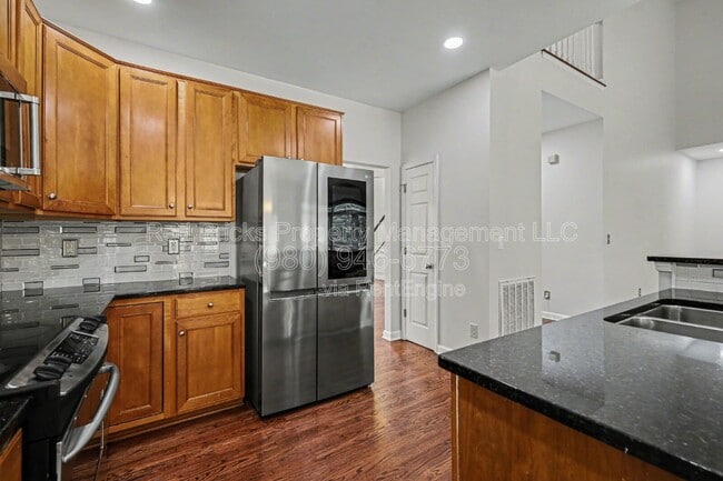 Building Photo - 2119 Baggins Ln