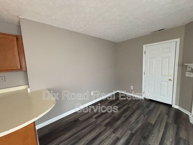 Building Photo - 490 Peyton Dr