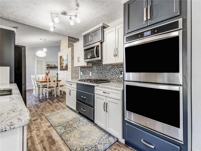 Building Photo - 3840 Forsythia Way
