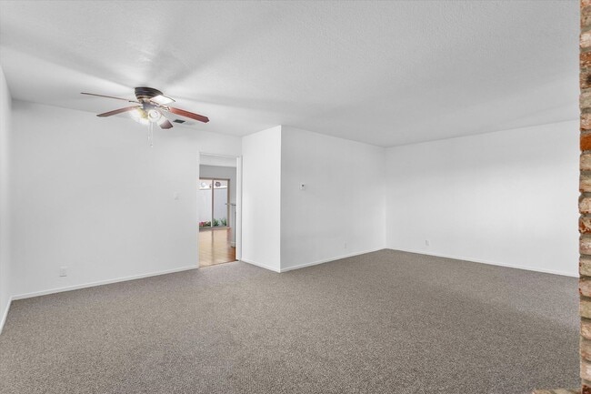 Building Photo - 1145 Bismarck Ln