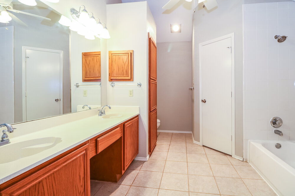 Building Photo - 641 Ozark Ave