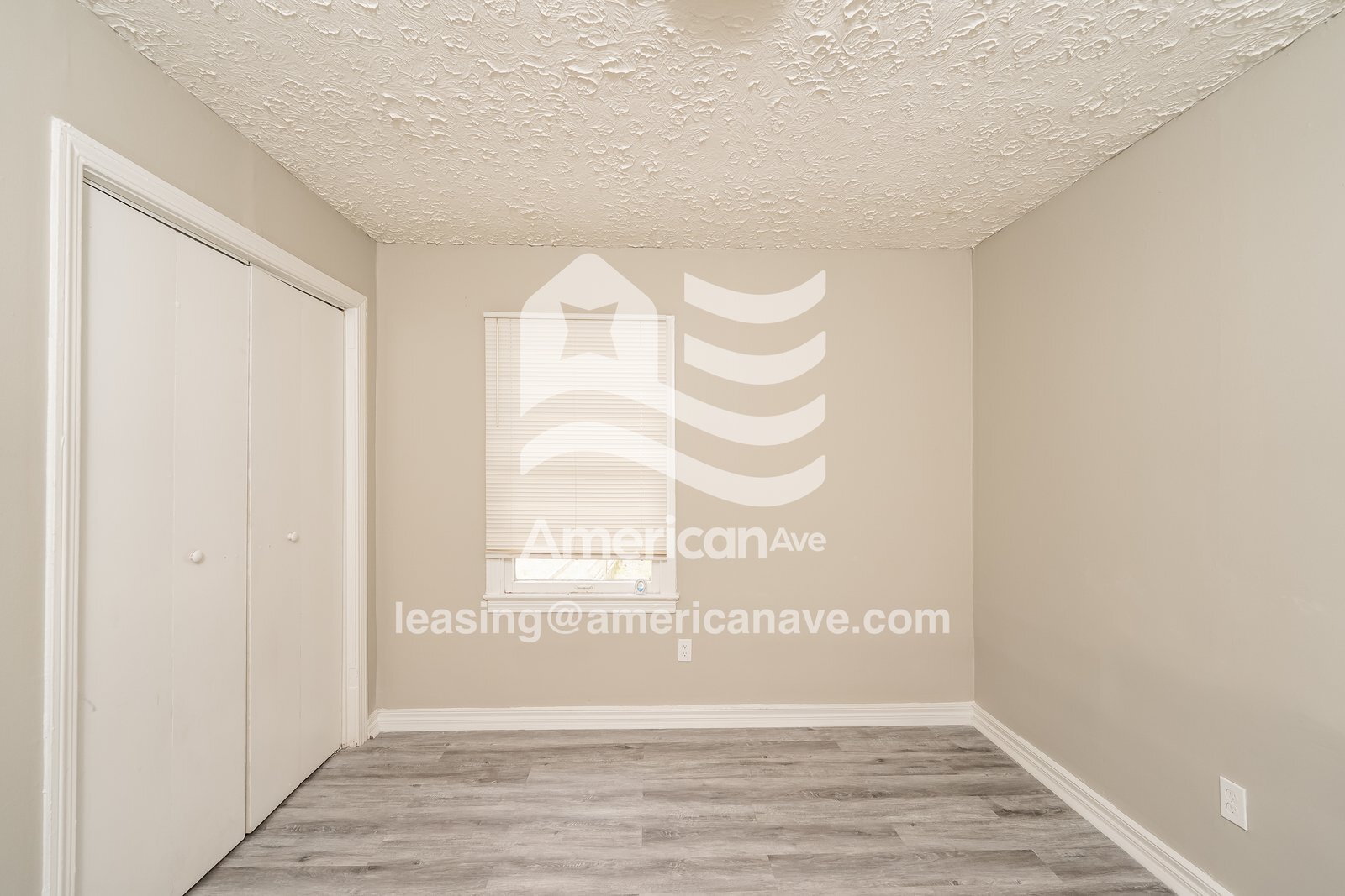 Building Photo - 1528 5th Ave W