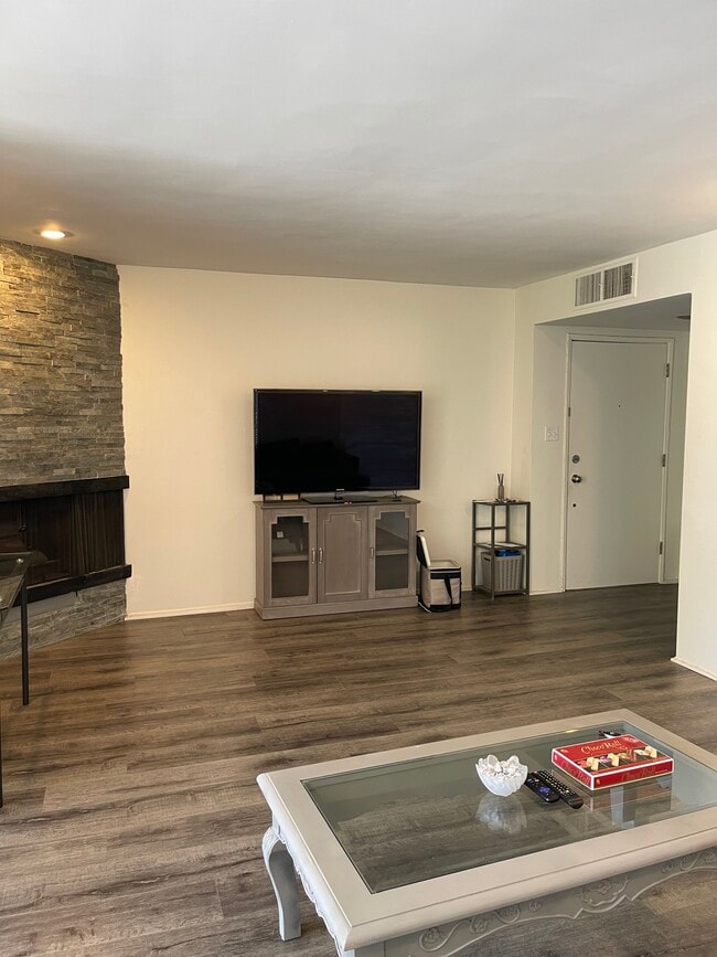 Building Photo - 960 S Westgate Ave