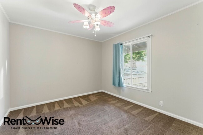 Building Photo - 1121 Killarney Ln