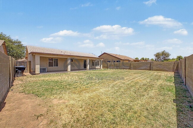 Building Photo - 2049 E San Tan Ct