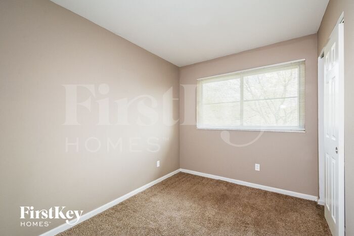 Building Photo - 2295 Montagne Dr